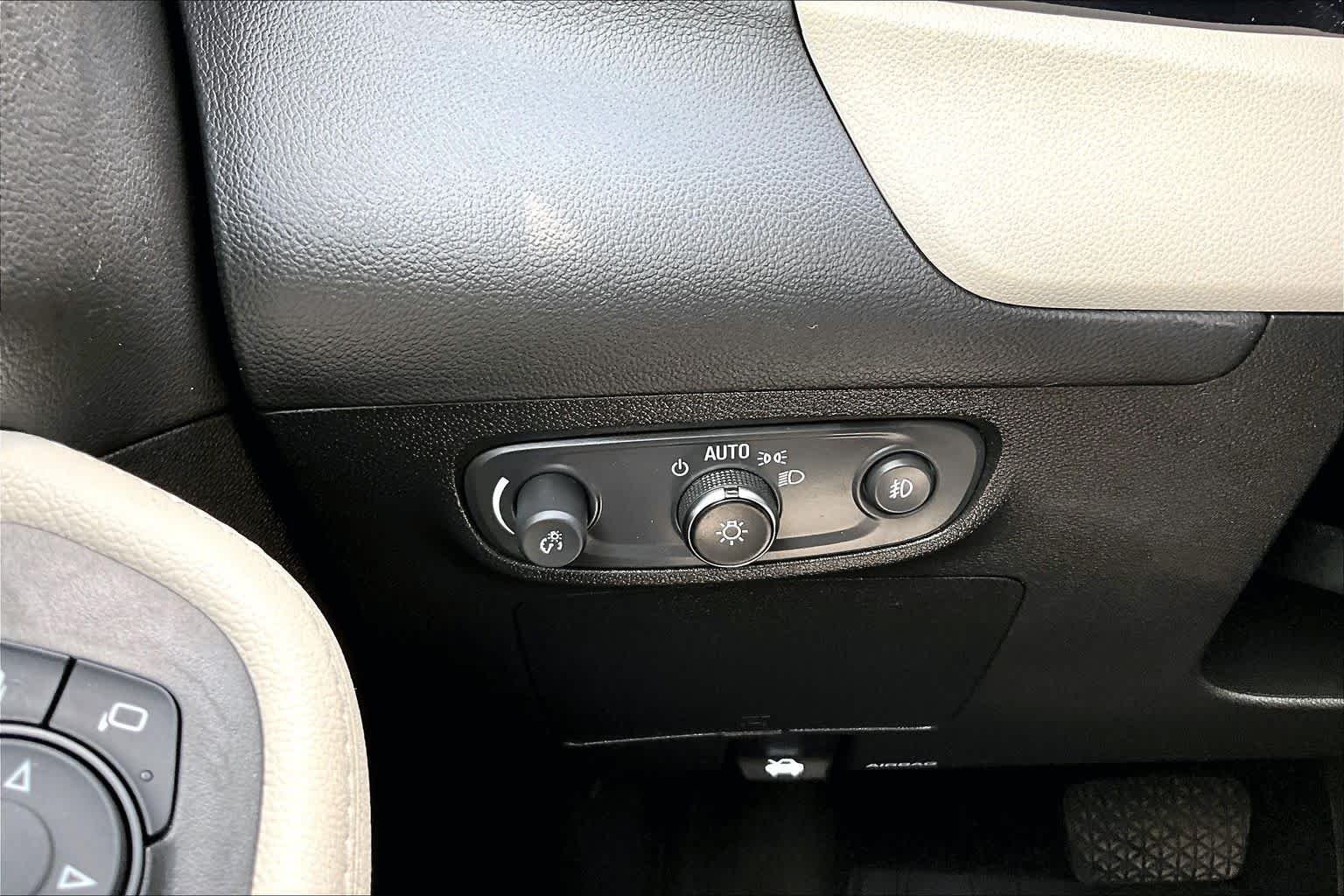 Used 2023 Ebony Twilight Metallic Buick Select image 33
