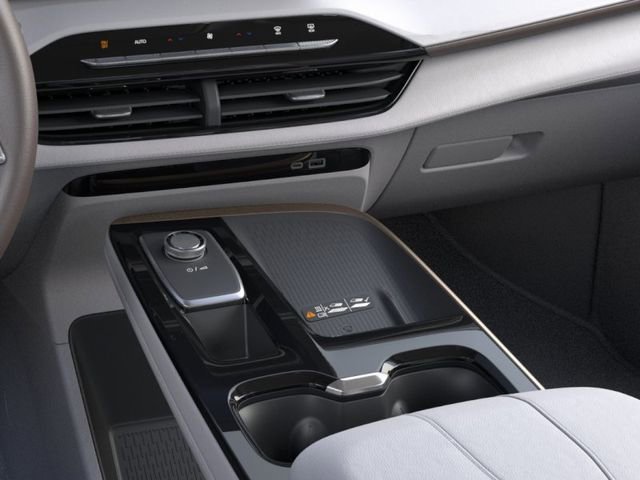 New 2026 Iridescent White Tricoat Buick Avenir image 23