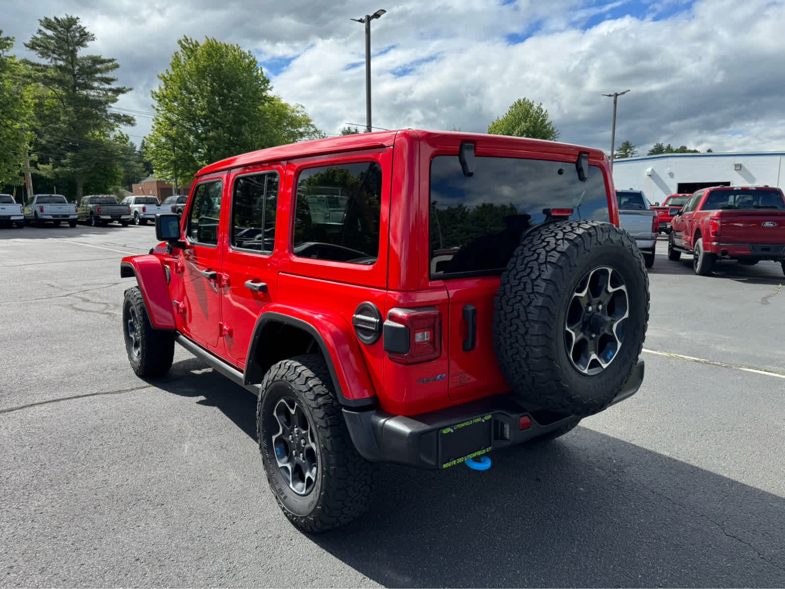 Certified Used 2022 Firecracker Red Clearcoat Jeep Unlimited Rubicon image 3