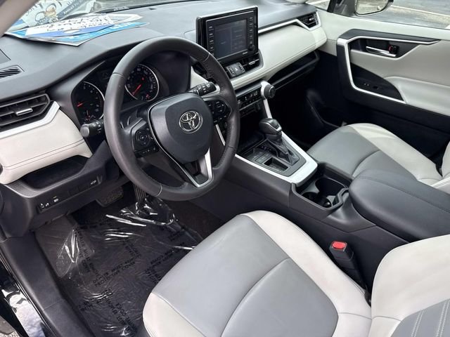 Used 2021 Black Toyota XLE Premium image 21