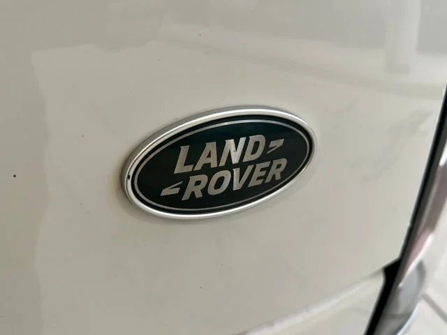 Used 2018 White Land Rover HSE image 36