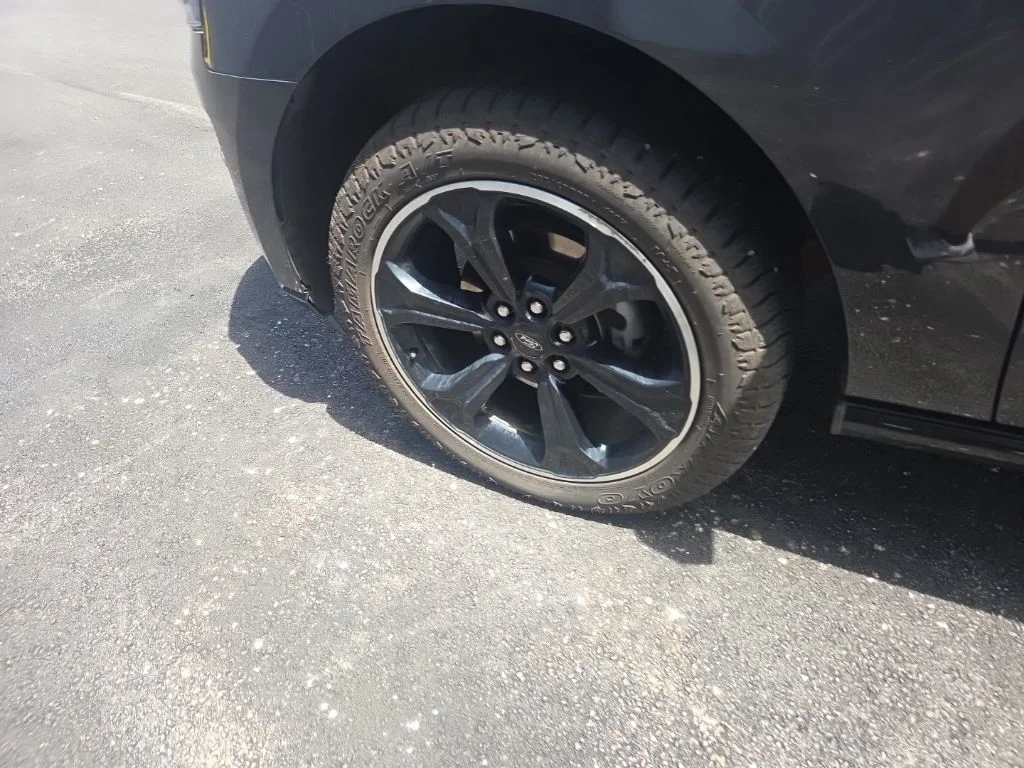 Certified Used 2023  Ford Limited image 20