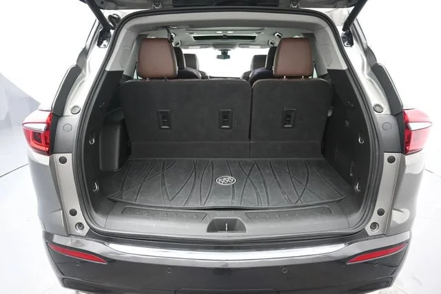 Used 2018 Includes Spectra Gray lower exterior accent color. Buick Avenir image 24