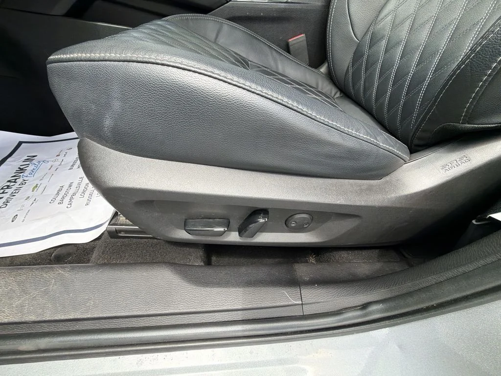 Used 2022 Gray Mitsubishi SEL image 18