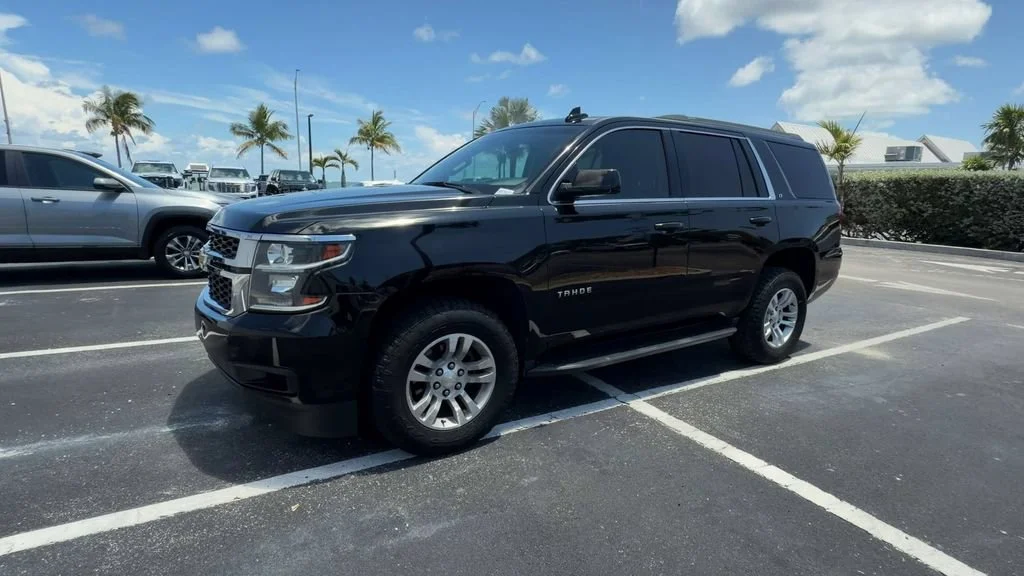 Used 2019 BLACK Chevrolet LT image 4