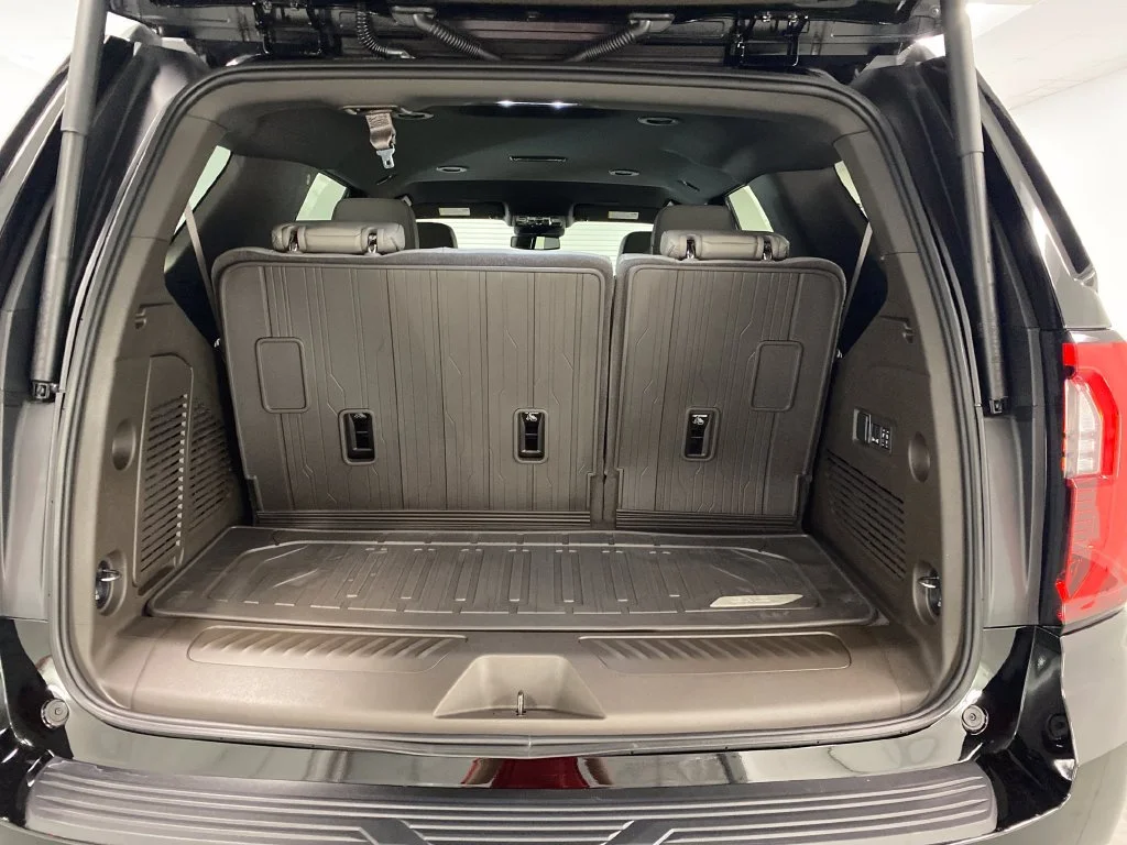 New 2027 Onyx Black GMC Elevation image 8