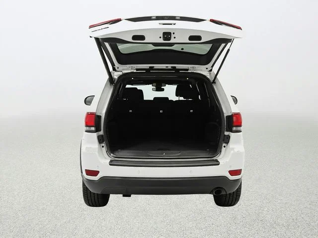 Used 2019 White Jeep Laredo image 20