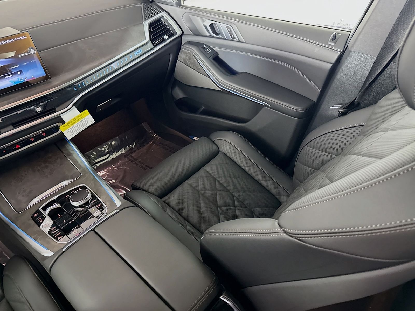 New 2026 Skyscraper Grey Metallic BMW xDrive50e image 25