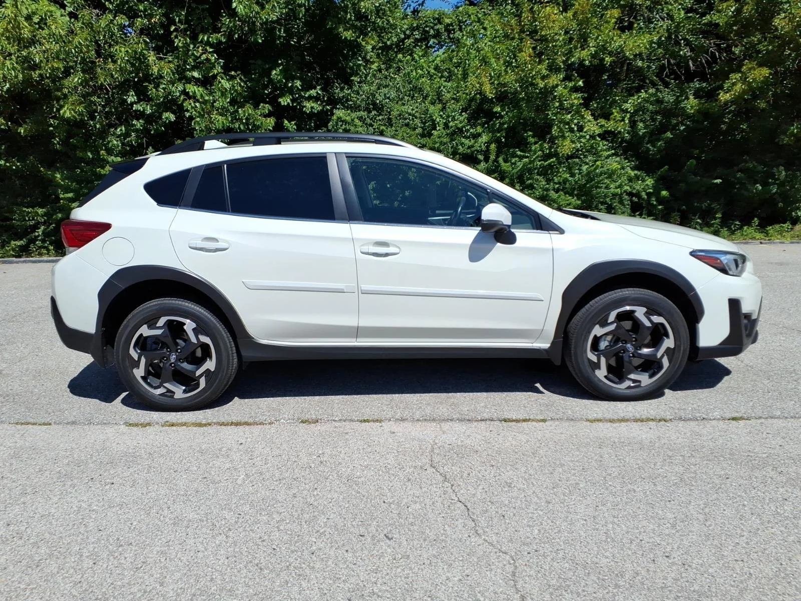 Used 2021 Crystal White Pearl Subaru Limited image 29