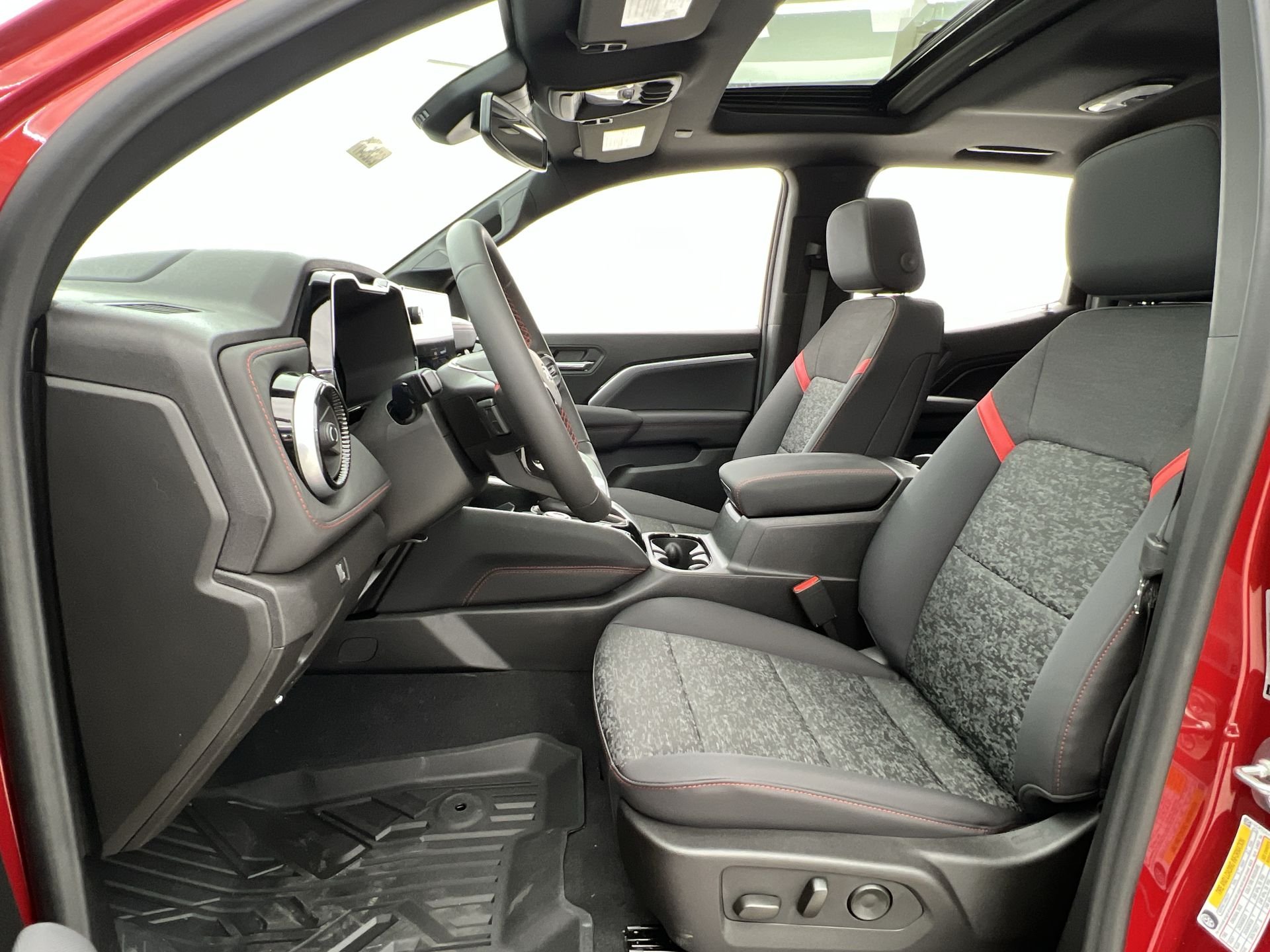 2025 Chevrolet Colorado Z71 - Photo 39