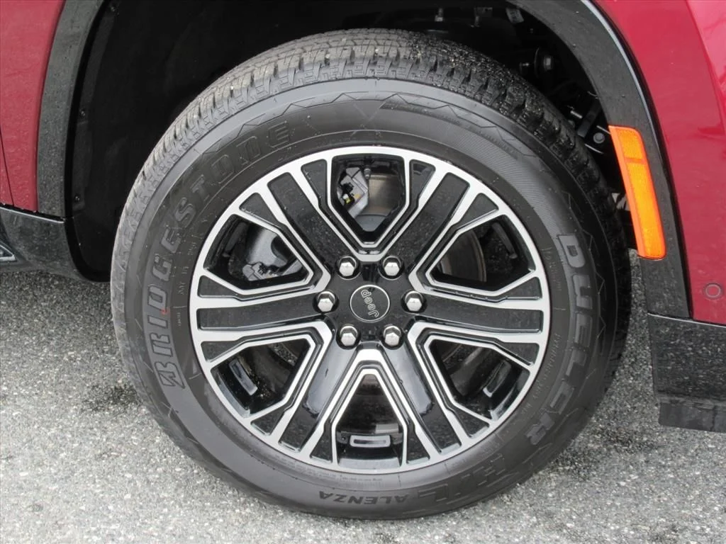 New 2026 Velvet Red Pearl-Coat Exterior Paint Jeep  image 7