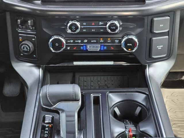 New 2026 Star White Metallic Tri-Coat Ford Platinum® image 14