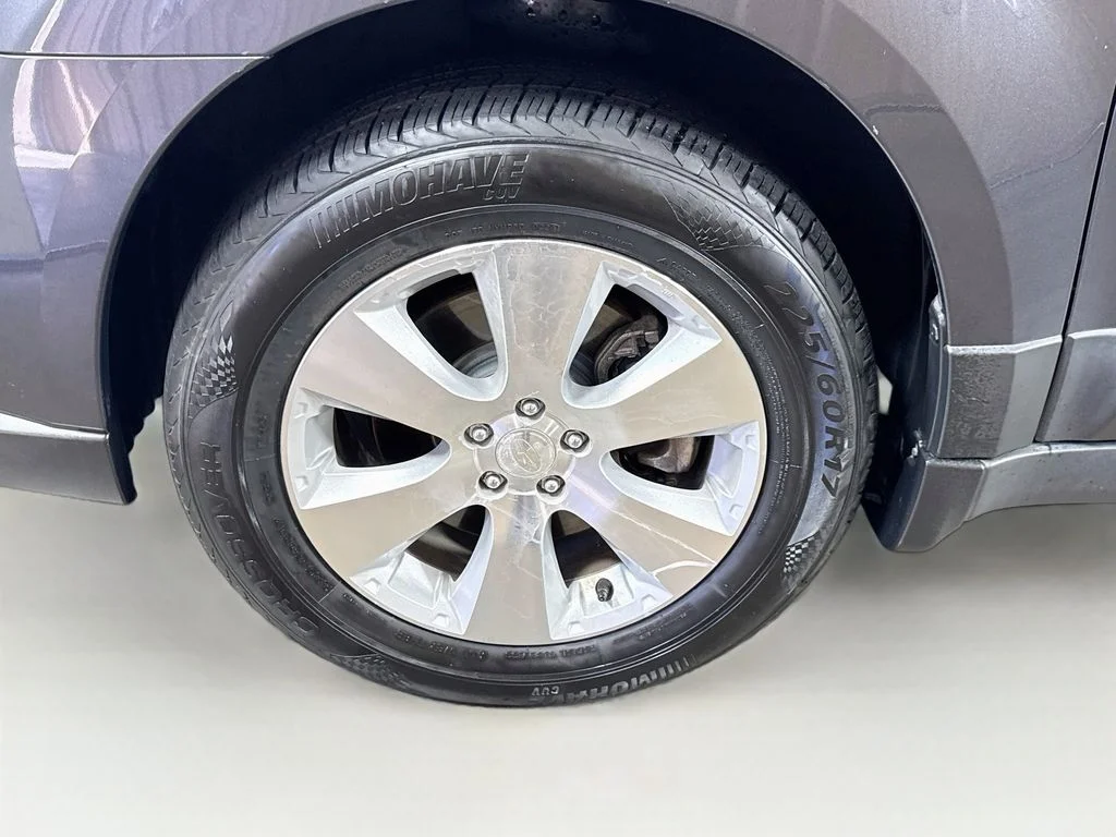 Used 2011 Gray Subaru 3.6R image 38