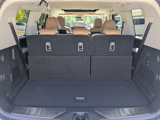 New 2026 RADIANT WHITE INFINITI Luxe 2WD image 12