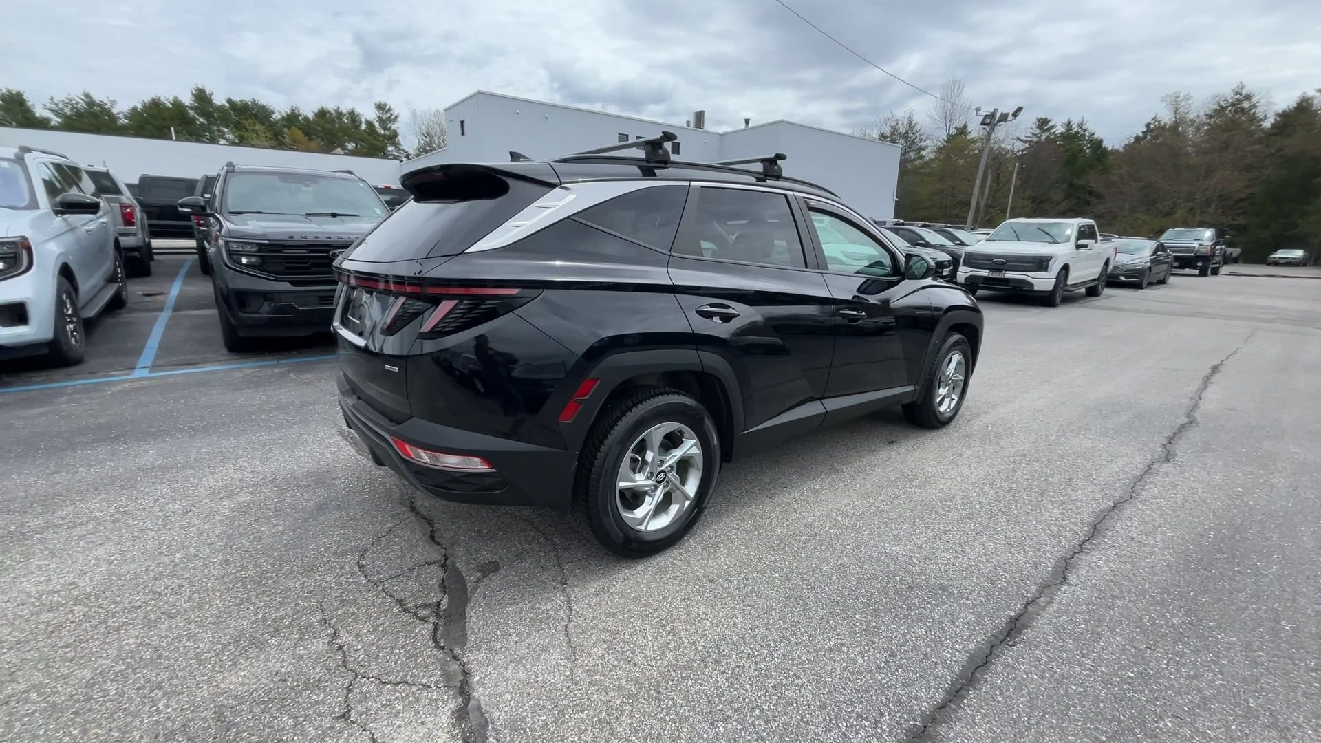 Used 2023 Phantom Black Hyundai SEL image 20