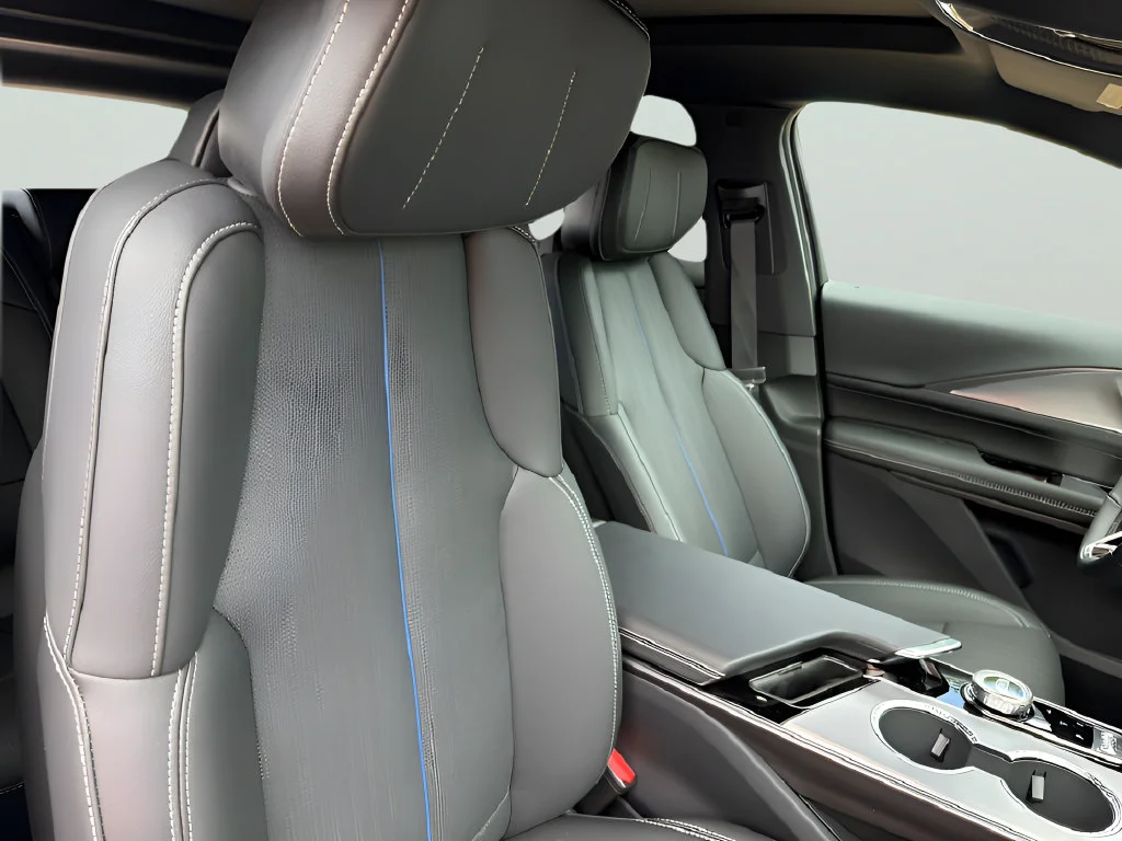 2027 Cadillac LYRIQ Luxury - Photo 37