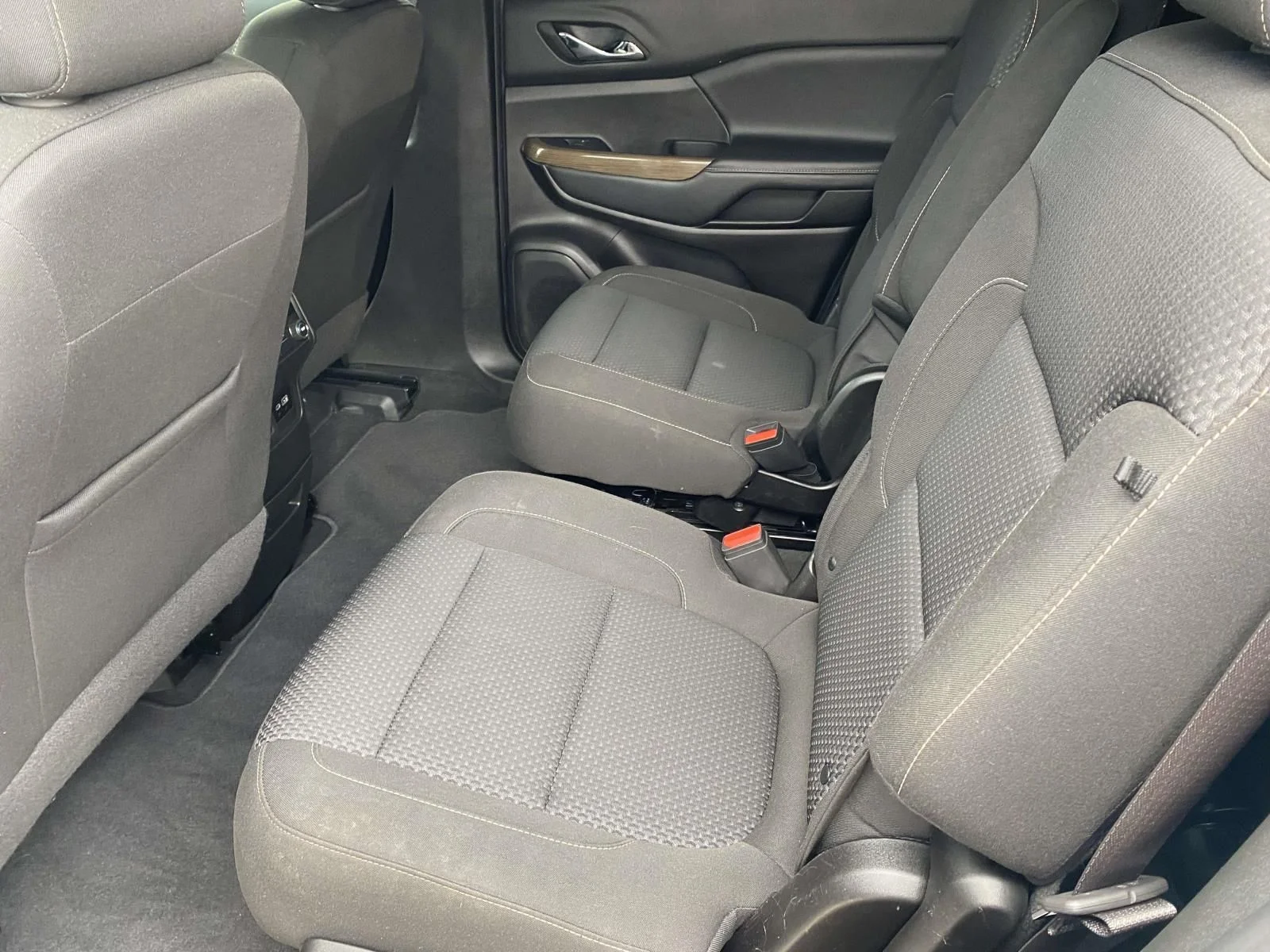 Used 2023 Silver GMC SLE image 11