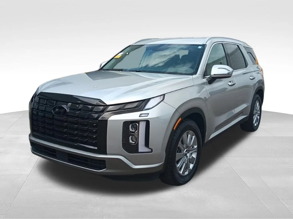 Used 2025 Typhoon Silver Hyundai SEL image 3