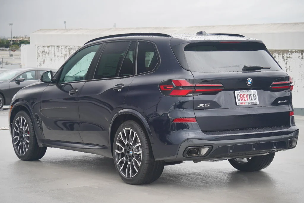 Used 2026 Black BMW xDrive40i image 7