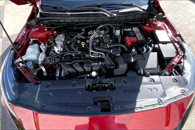 Used 2023 Scarlet Nissan 2.5 SR image 10