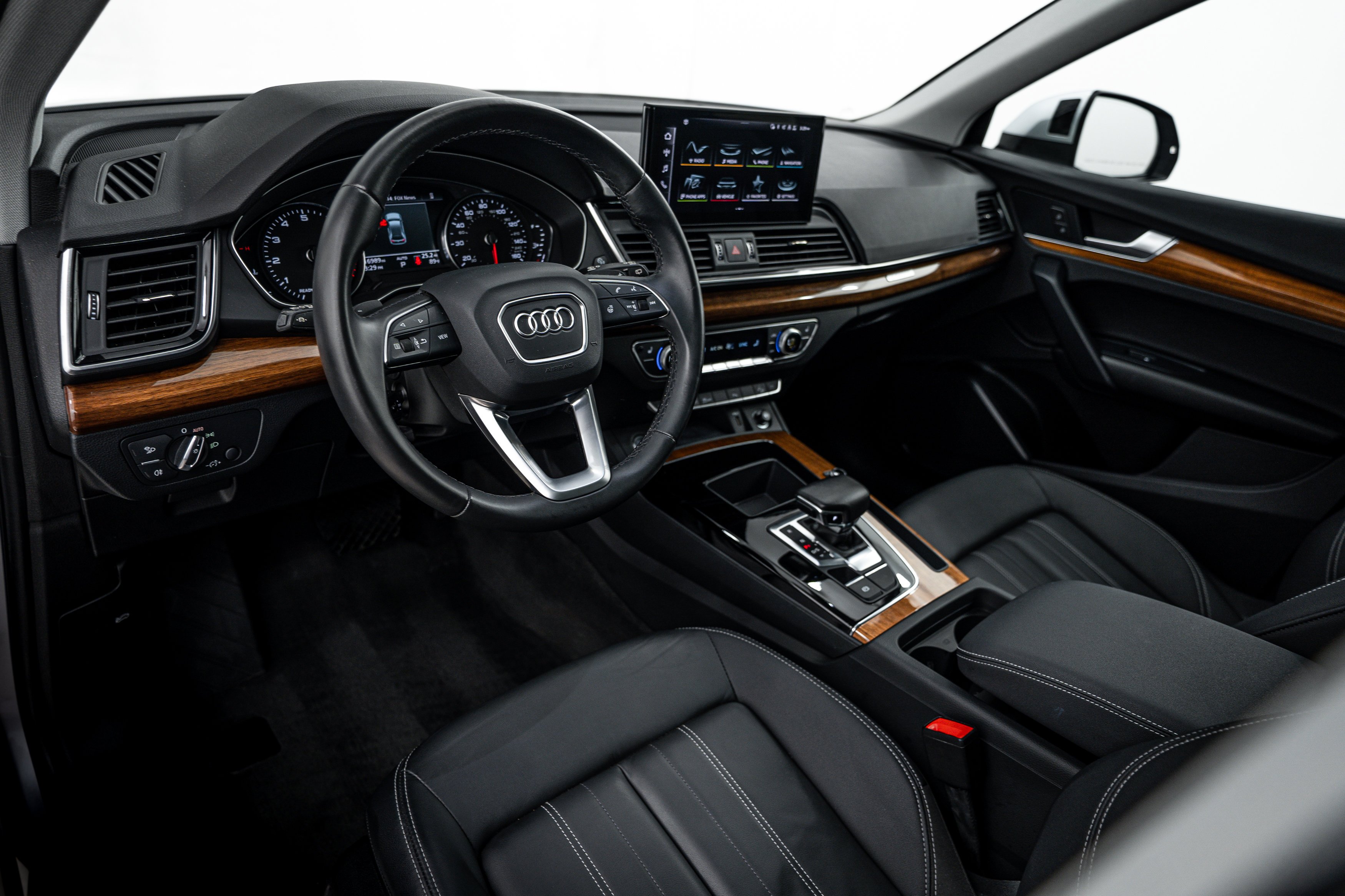Certified Used 2023 Florett Silver Metallic Audi S line Premium image 8
