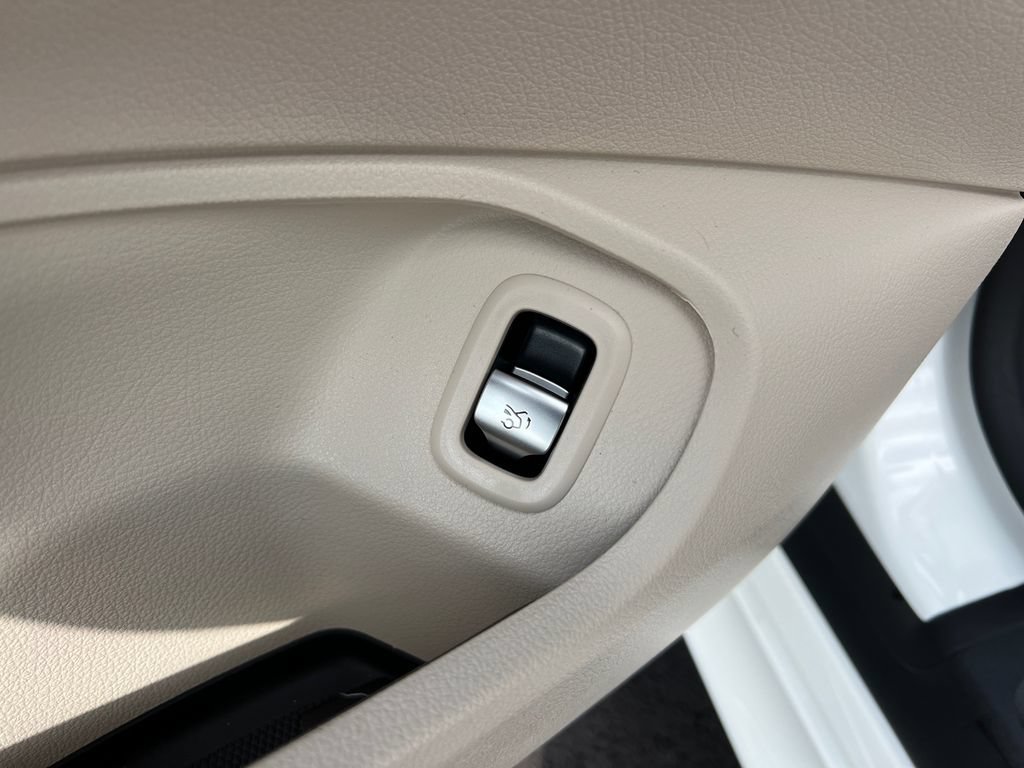 New 2026 Polar White Mercedes-Benz CLE 450 image 53