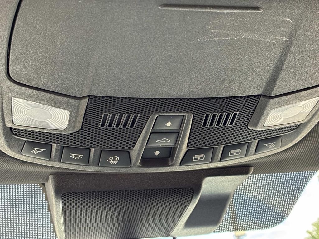 Used 2022 White Ford Lariat image 42