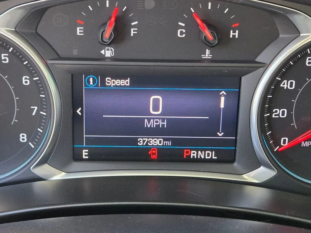 Used 2019 SILVER ICE METALLIC Chevrolet LT image 23