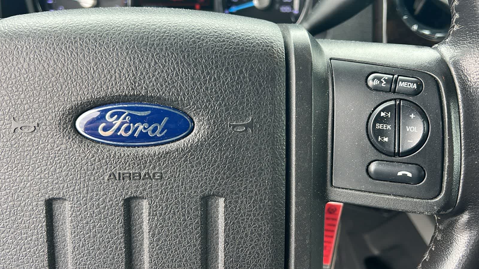 Used 2015 White Platinum Metallic Tri-Coat Ford Platinum image 18
