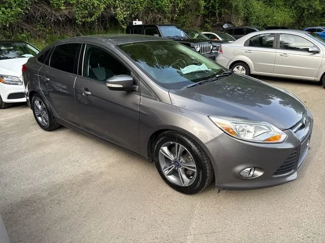2014 Ford Focus Sedan SE's photo