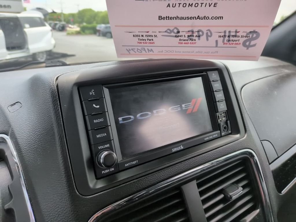 Used 2018 White Dodge SXT image 22