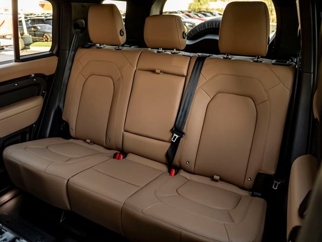 New 2026 Santorini Black Land Rover X-Dynamic SE image 28