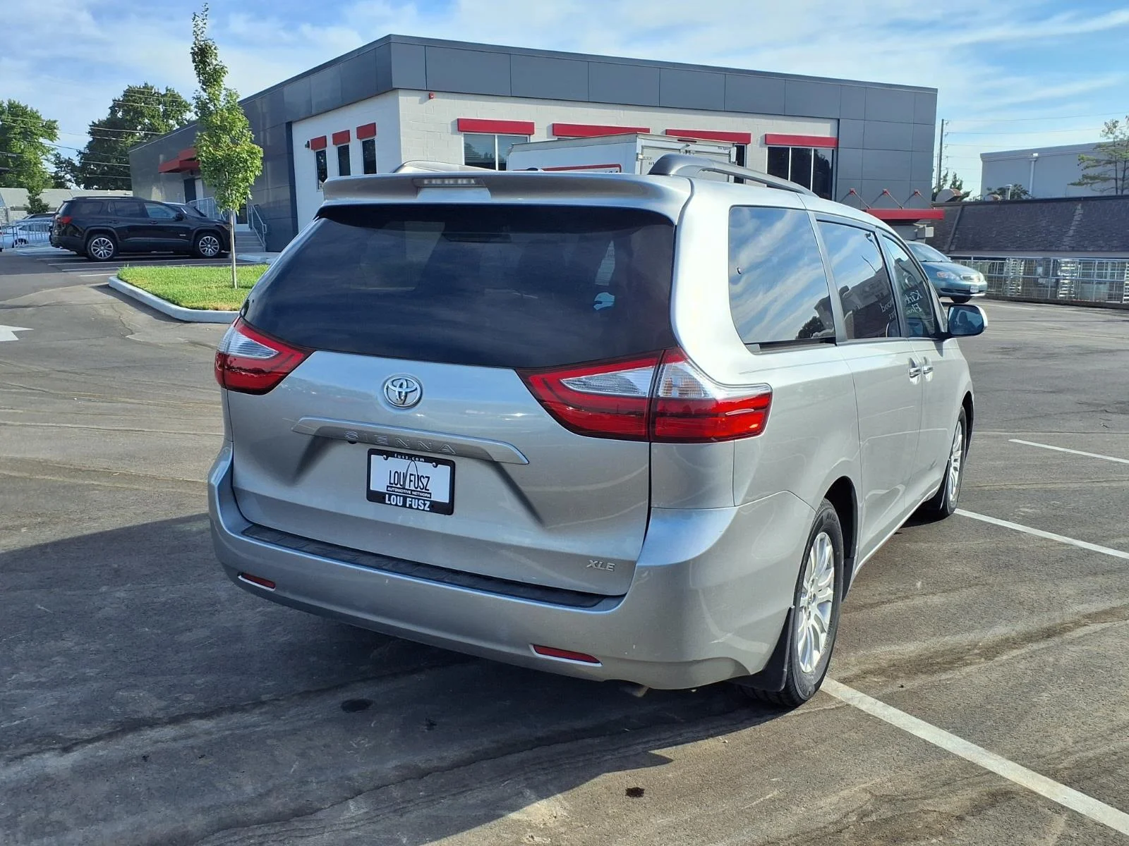 Used 2017 Silver Sky Metallic Toyota XLE 8-Passenger image 4