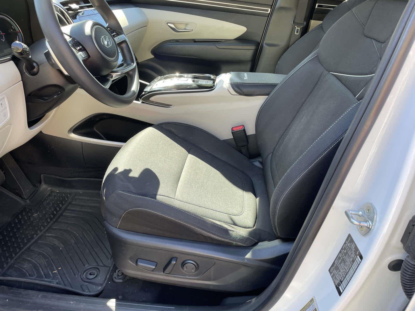 Used 2022 QUARTZ WHITE Hyundai Blue image 20