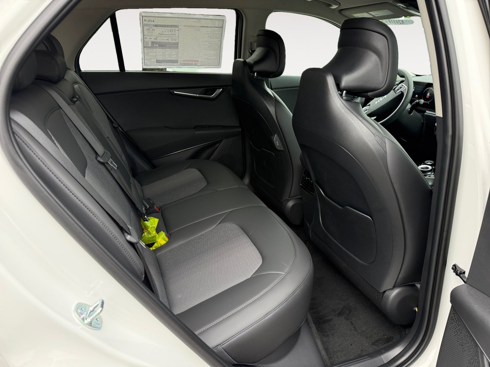 New 2026 Snow White Pearl Kia WIND image 18