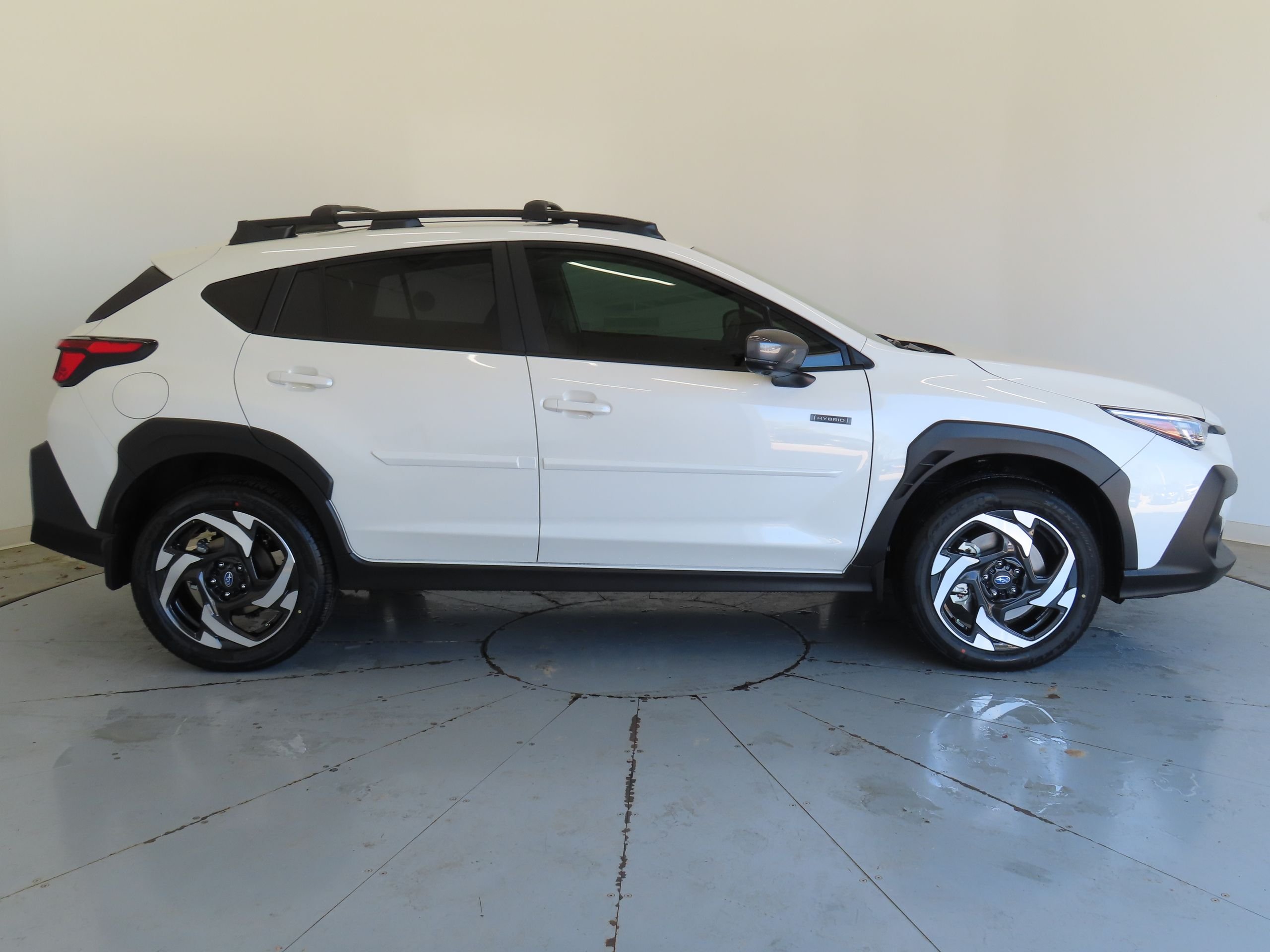 New 2026 CRYSTAL WHITE PEARL Subaru Limited Hybrid image 2