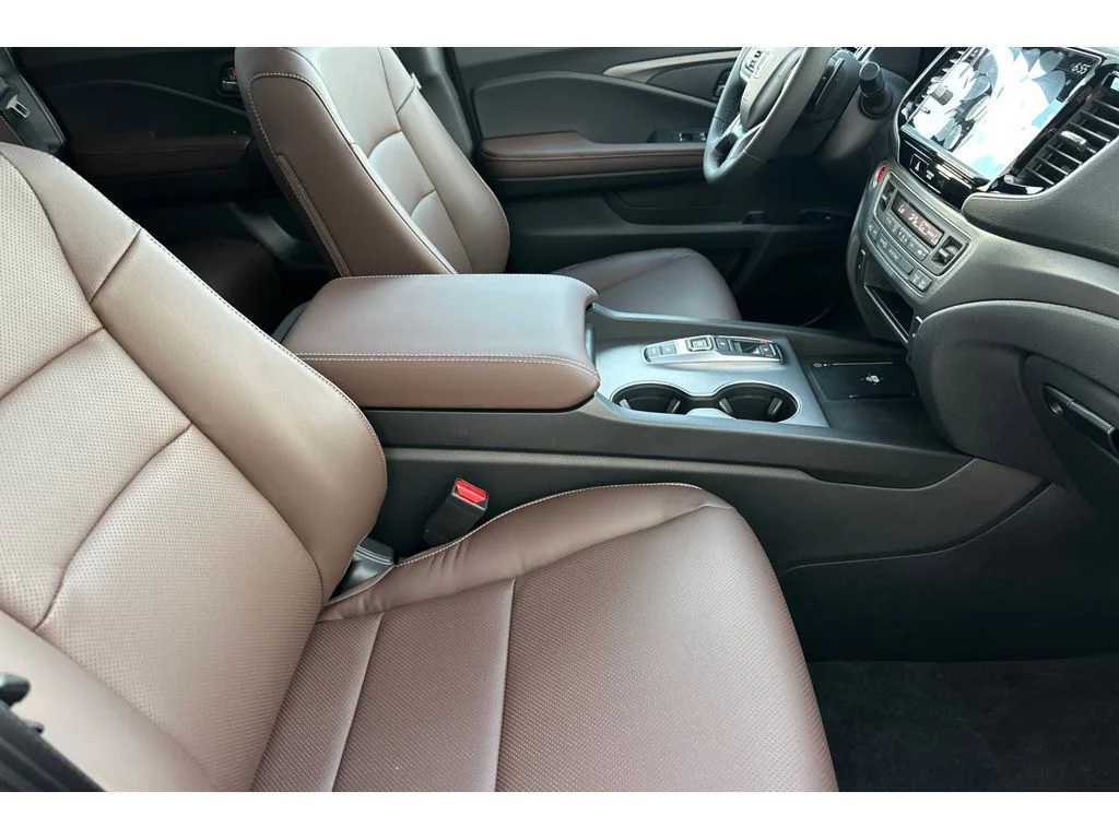 New 2026 Radiant Red Metallic II Honda RTL image 17