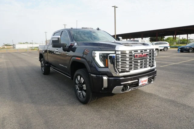 Used 2024  GMC Denali image 3