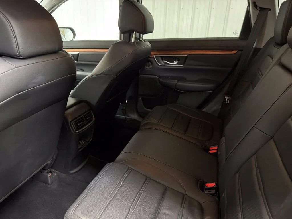 Used 2019 Lunar Silver Metallic Honda Touring image 28