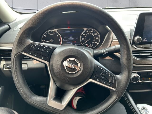 Used 2023 Silver Nissan 2.5 SV image 9