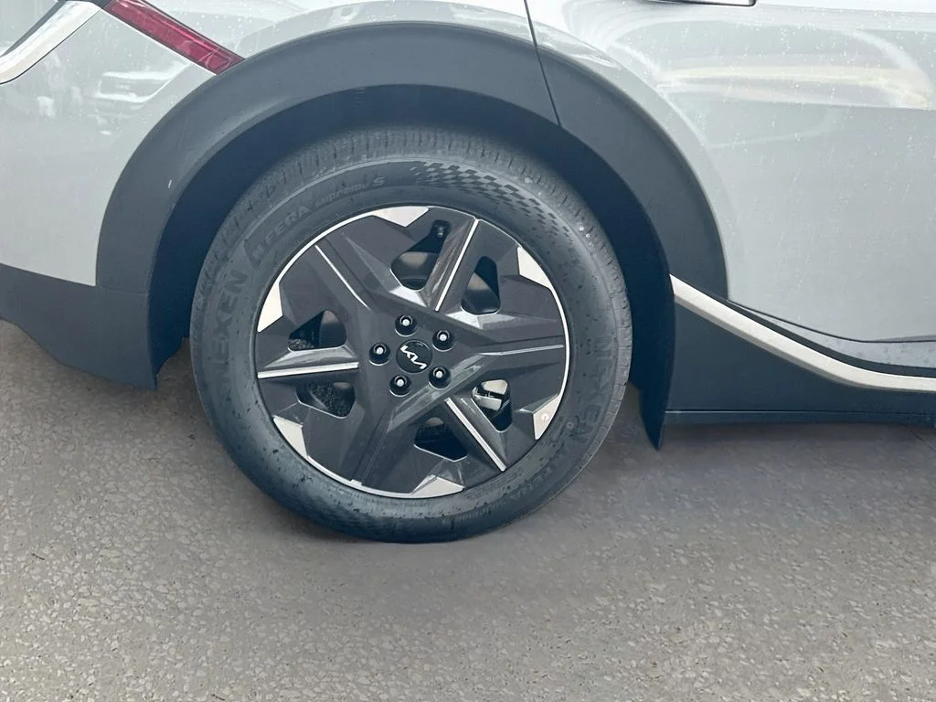 New 2026 Wolf Gray Kia LIGHT image 30