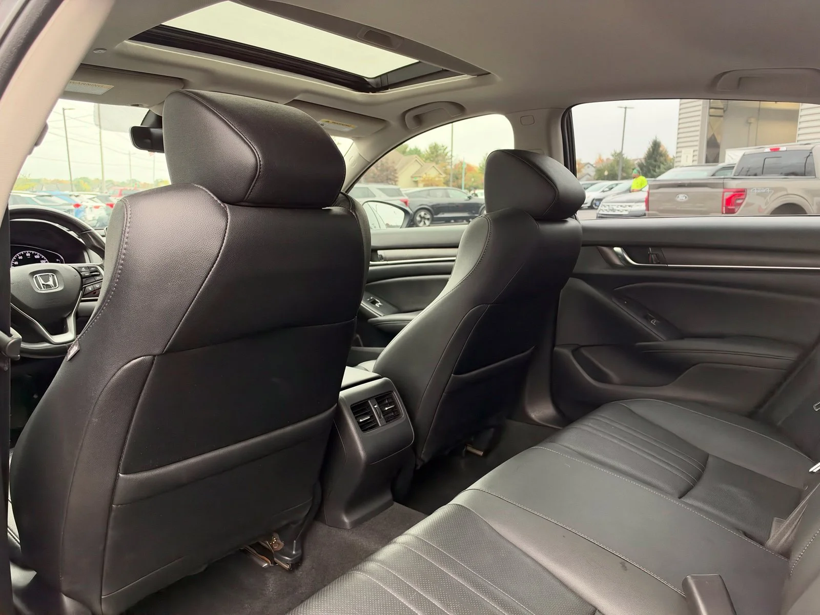 Used 2020 Black Honda Touring 2.0T image 23