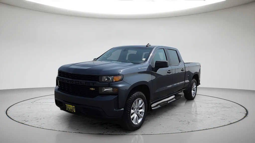 Used 2021 Gray Chevrolet Custom image 19