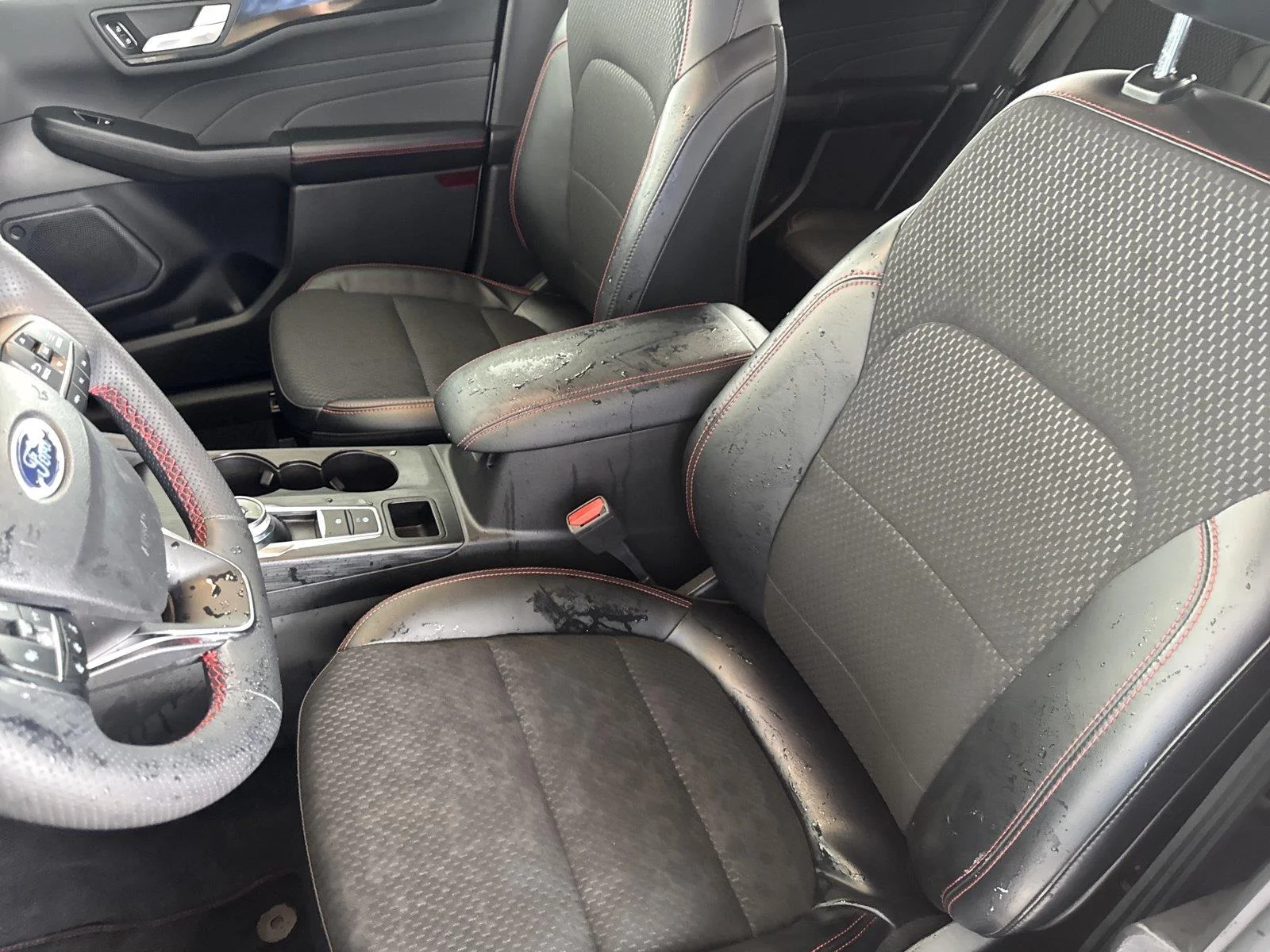 Used 2023 Star White Metallic Tri-Coat Ford ST-Line image 10