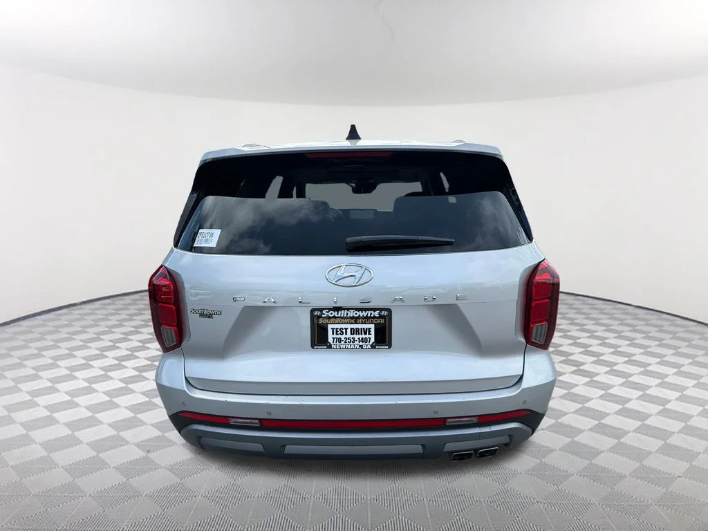 Used 2025 Silver Hyundai SEL Premium image 6