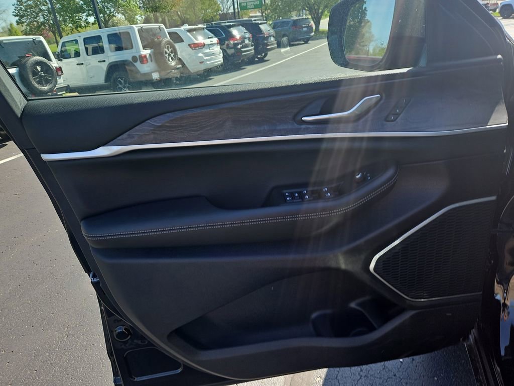 2025 Jeep Grand Cherokee L Limited - Photo 12