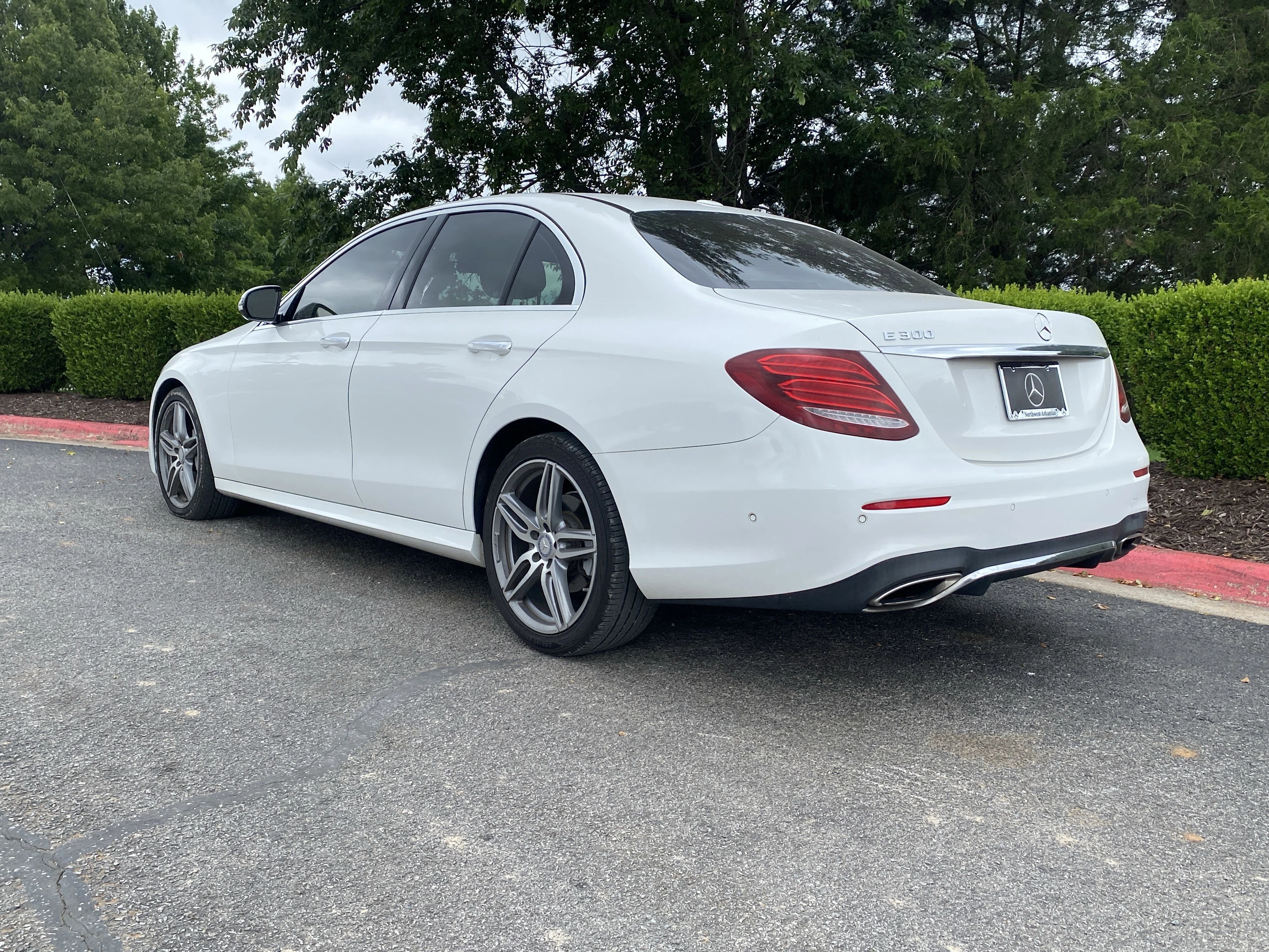 Used 2017  Mercedes-Benz E 300 image 6