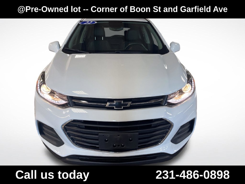 Used 2022 Summit White Chevrolet LT image 8