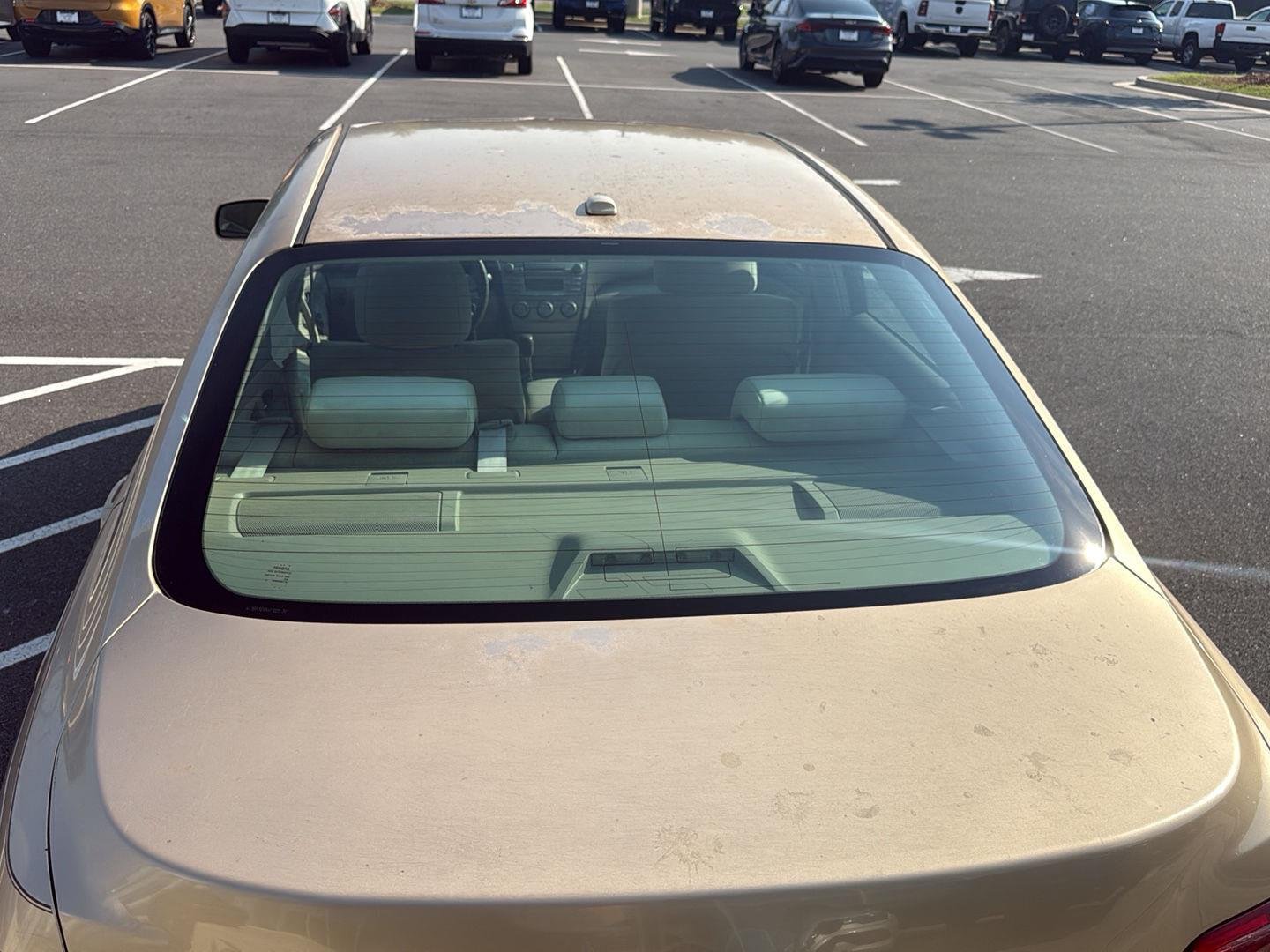 Used 2010  Toyota LE image 12