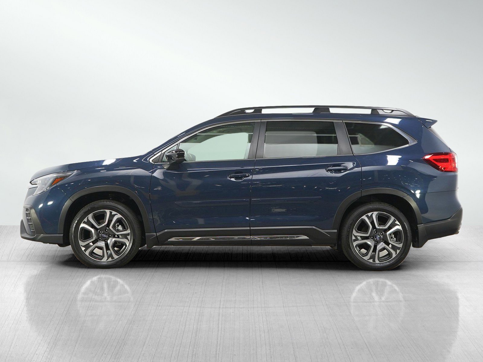 Used 2024 Subaru Ascent Limited with VIN 4S4WMAUD9R3425709 for sale in Burnsville, Minnesota